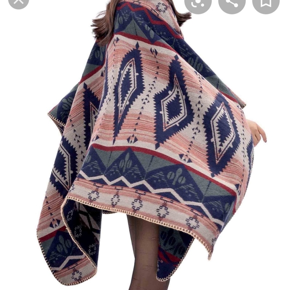 Kollie More Navy Geometric Wrap - Picture 2 of 9